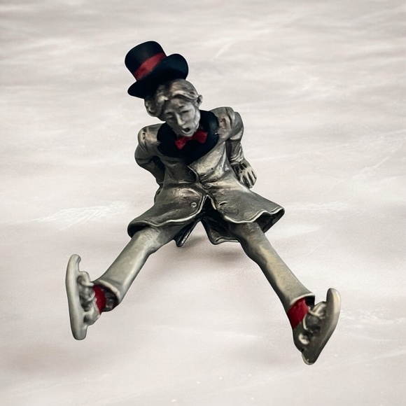 Hudson Pewter Vintage NIB Villagers Freddy the Fallen Skater Figurine #4206 New - Picture 1 of 8